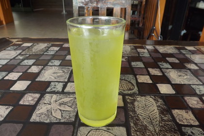 冷たい緑茶
